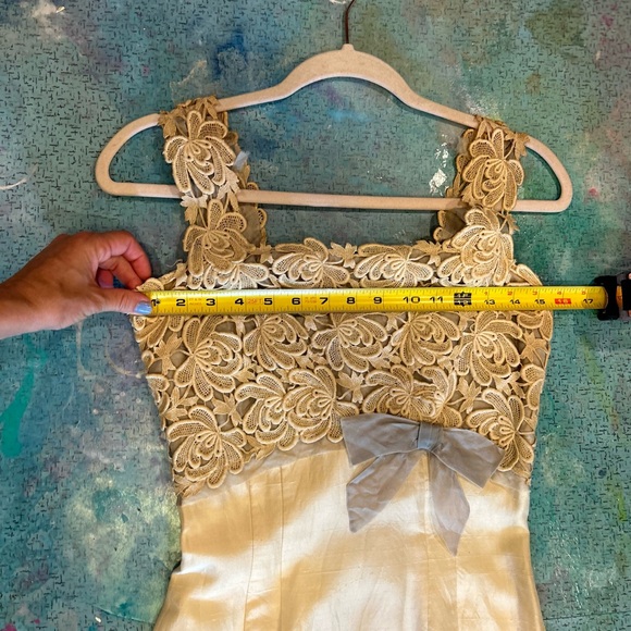 Mid Century Classic Dress - Picture 11 of 14